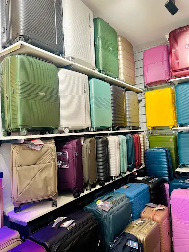 Radical Storage - Luggage Storage Cambronne Metro Station