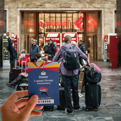 Stasher Luggage Storage - Arc de Triomphe
