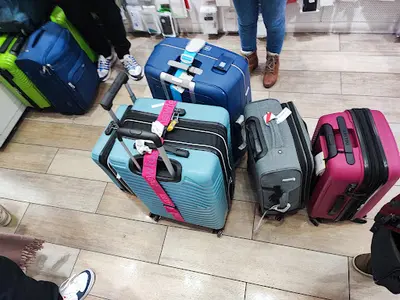 Bounce Luggage Storage - Ternes