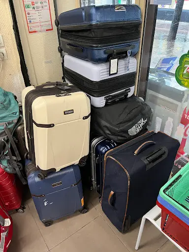 Bounce Luggage Storage - les Halles Station