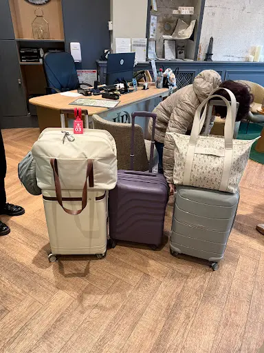 Bounce Luggage Storage - Chateau de Verssailles
